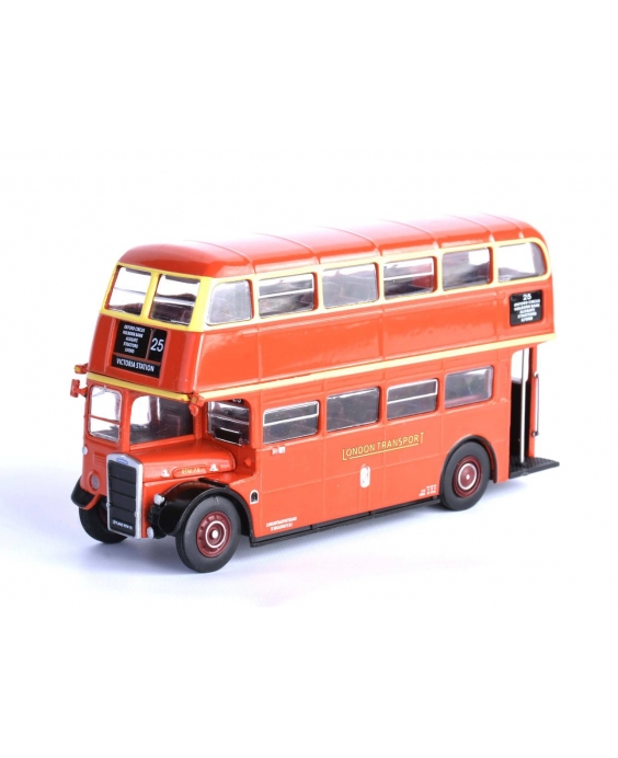 Magazyn z modelem Leyland...