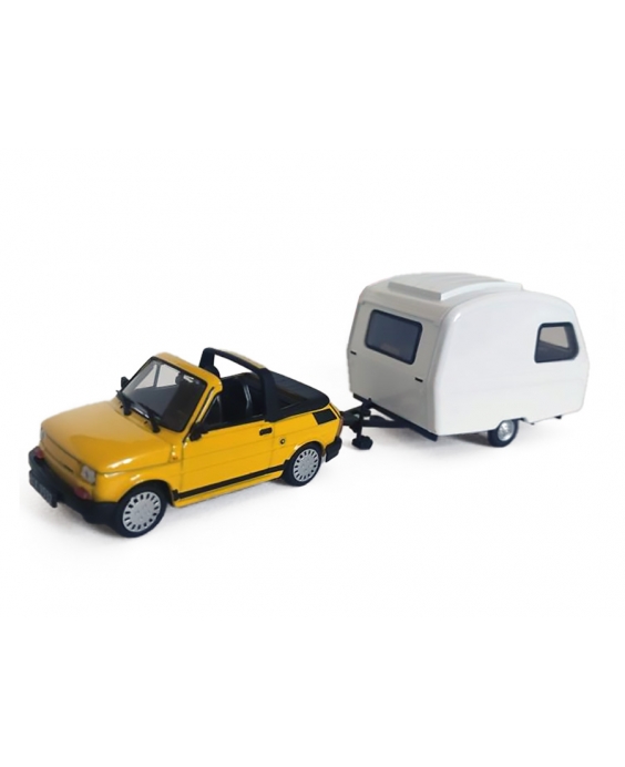 Časopis s modelem Fiat 126P...