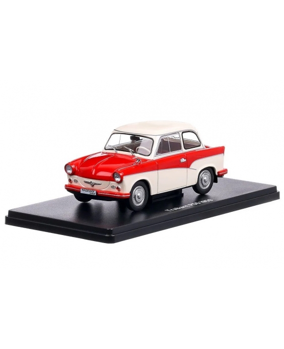 Časopis s modelem Trabant P50