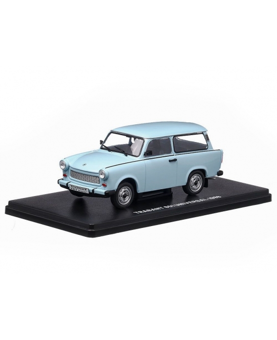 Časopis s modelem Trabant...