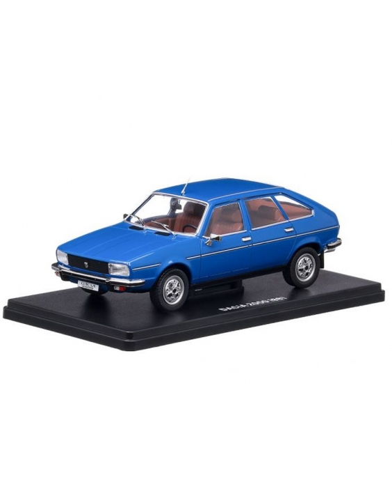 Časopis s modelem Dacia 2000