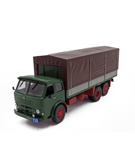 Časopis s modelem Pegaso 1064