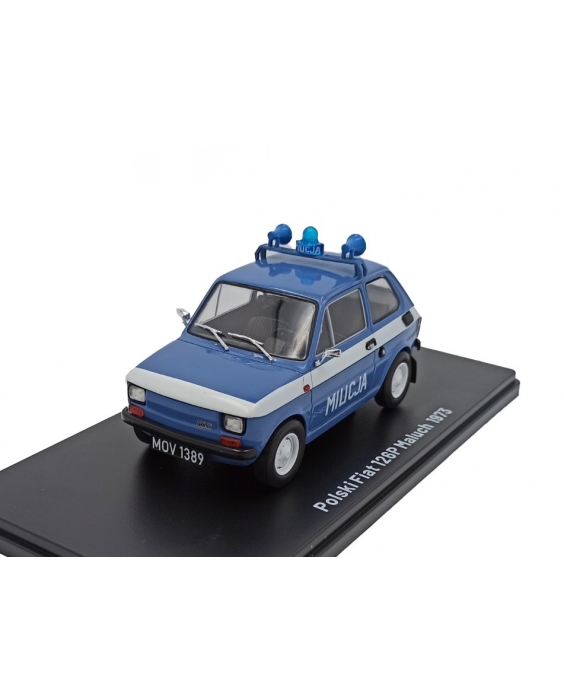 Časopis s modelem Fiat 126P...