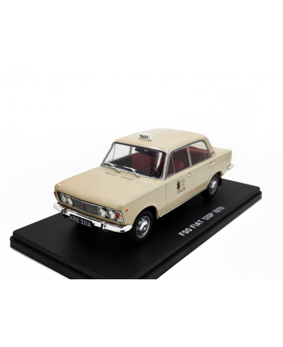 Časopis s modelem Fiat 125p...